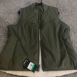 NWT Womens Nike Vest with Sherpa inside